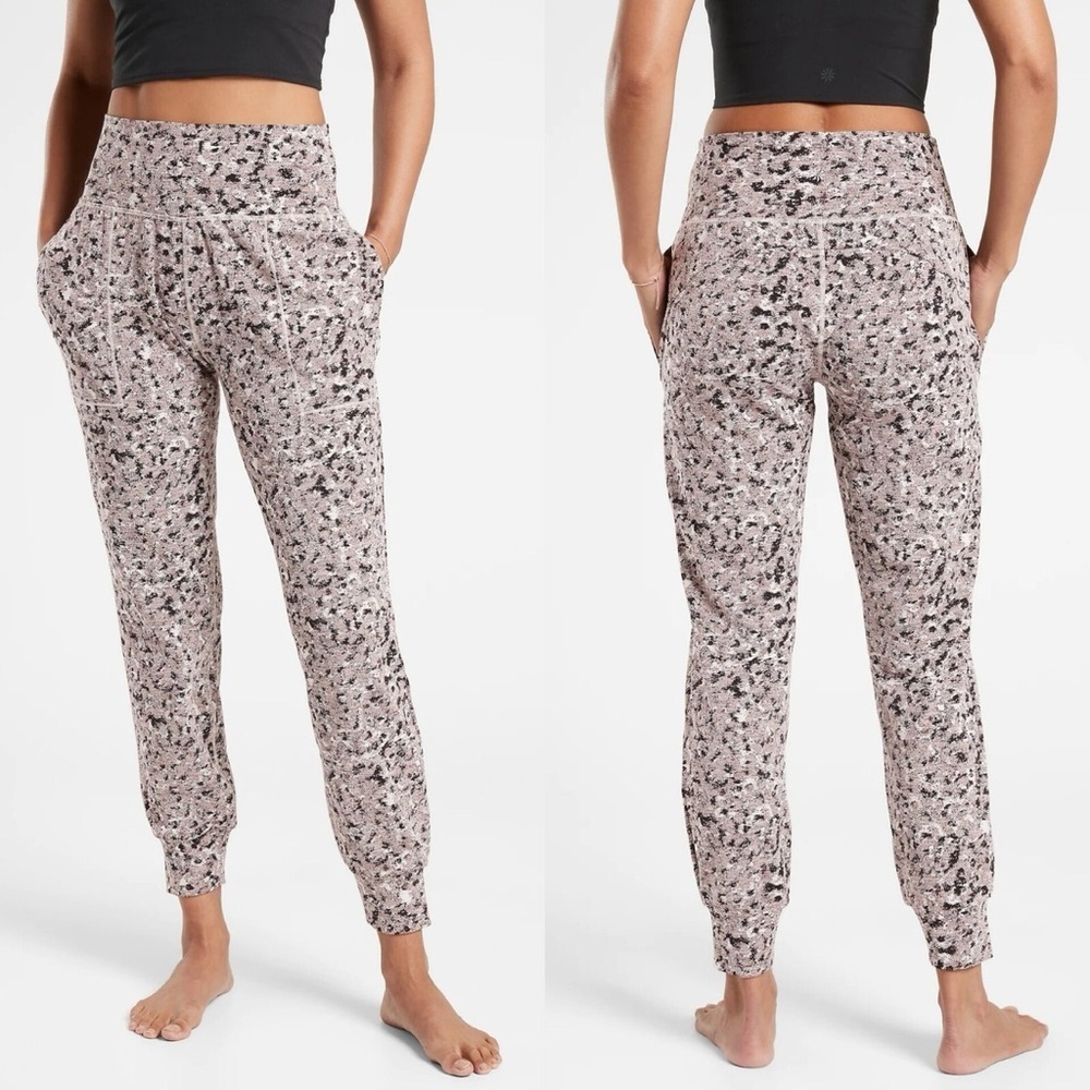 ATHLETA Salutation‎ Textured Jogger in Meadow Decadent Chocolate SZ M animal EUC